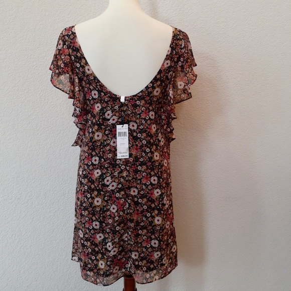 BCBGeneration floral flutter sleeve dress - Picture 5 of 7